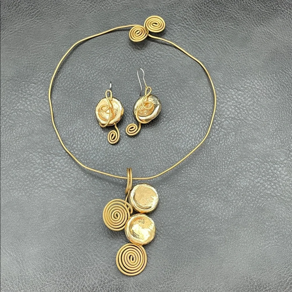 Gold Spiral Pendant Necklace and Earring Set - Picture 10 of 11